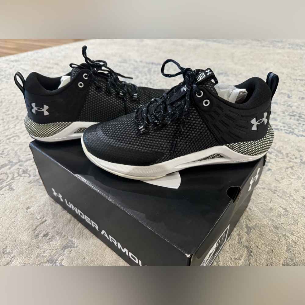BRAND NEW UNDER ARMOUR VOLLEYBALL SHOES- HOVR BLOCK CITY